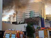Incêndio em residência mobiliza Corpo de Bombeiros e assusta moradores em Mangabeiras; veja vídeos