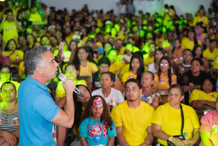 Rafael Brito recebe apoio de moradores do Prado