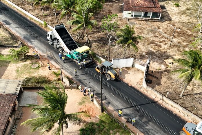 Arthur Lira garante obra que transforma o acesso à zona rural de Porto Real do Colégio