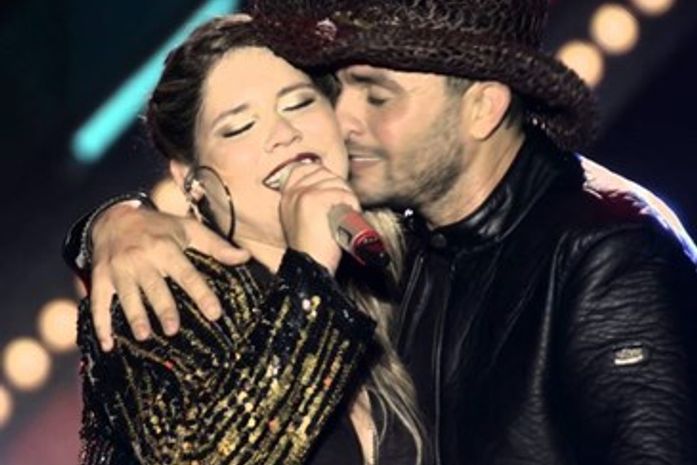 Marília Mendonça e Mano Walter durante a gravação da música "O que houve?", do cantor alagoano.