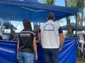 Ação educativa orienta comerciantes da Rua Aberta na orla de Maceió