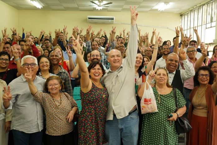 Eleição da Ufal: estudantes, professores e técnicos se unem para inscrição da chapa de Tonholo e Eliane