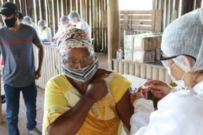 Comunidades quilombolas do Sertão Alagoano recebem vacina contra covid-19