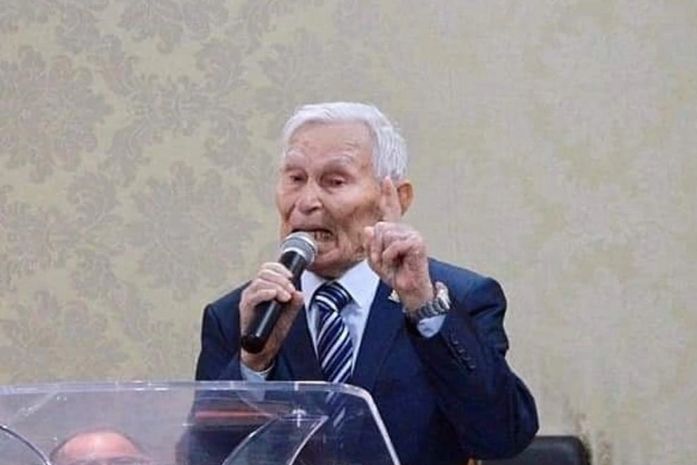 Pastor Trindade ao 101 anos gravou um CD Evangélico e agora com seus 105 anos vai comandar celebração de seu aniversário