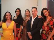 Dr. Emerson Albuquerque junto ao Staff da Farmaderm
