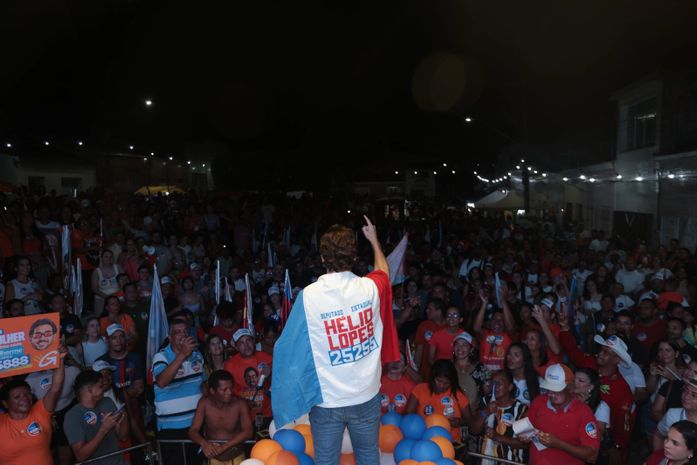 Caminhada da Vitória reúne mais de 20 mil pessoas em Penedo em apoio a Guilherme Lopes