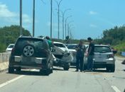 Engavetamento com quatro veículos é registrado na AL-101 Sul, em Marechal Deodoro