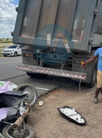 Motociclista morre após ser atingido por caminhão caçamba na AL-110, em Arapiraca
