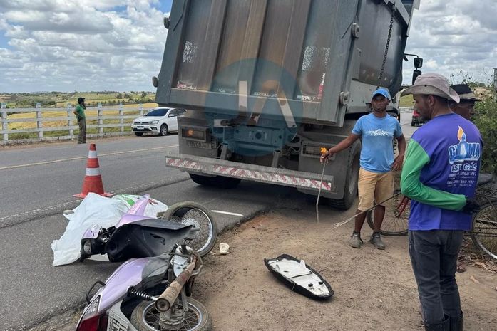 Motociclista morre após ser atingido por caminhão caçamba na AL-110, em Arapiraca