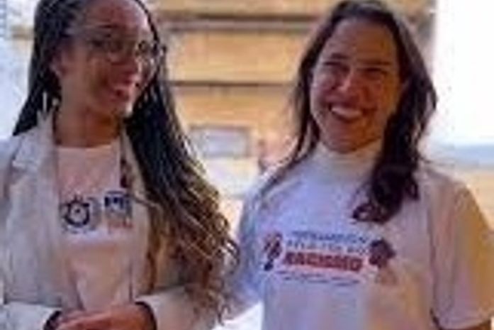 Marta Almeida, a nossa saudosa preta Martinha, é grande no teu país Pernambuco, governadora Raquel Lyra. Faz uma homenagem pra ela