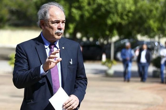 Lula anuncia Mercadante como futuro presidente do BNDES