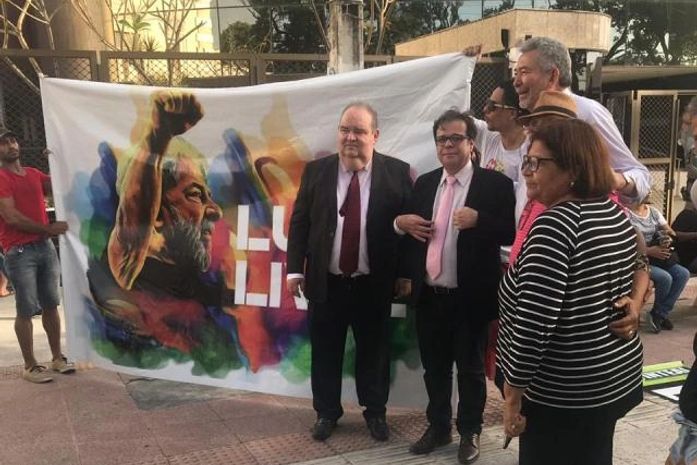 Tutmês Airan, Paulão e "Lula livre"