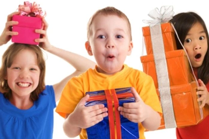 Grupo de jovens realiza festa para crianças carentes e pede doações