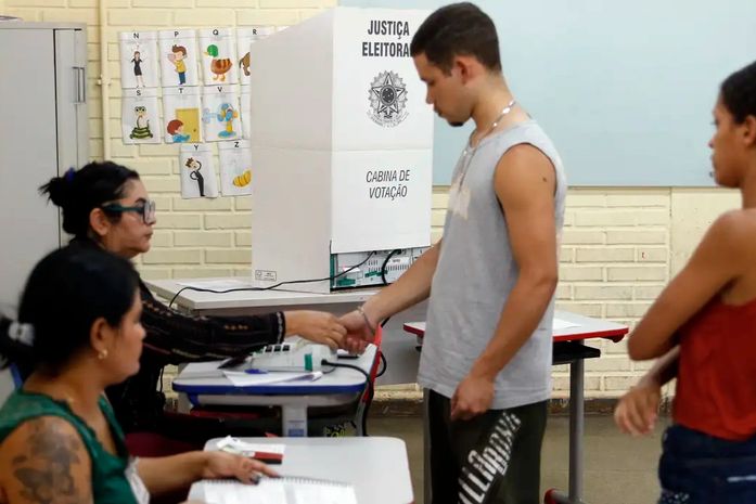 Com envelhecimento da população, eleitorado jovem recua 22% em 16 anos