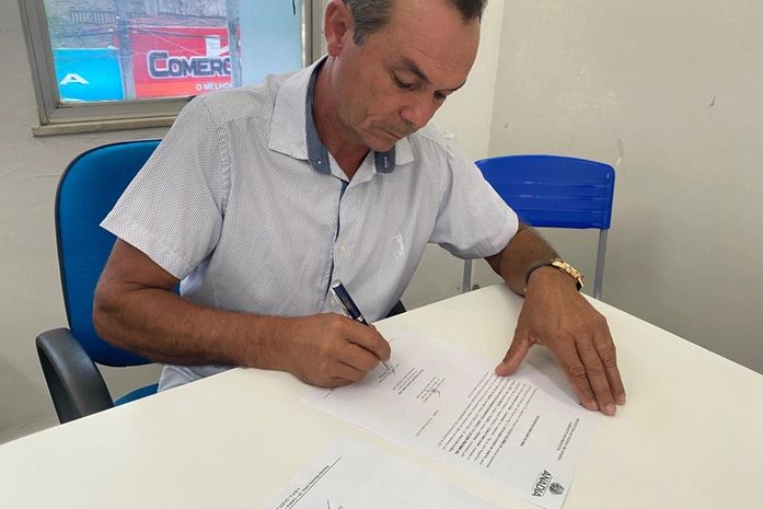 Prefeitura de Anadia inicia pagamento do Bolsa Permanência aos alunos do EJA