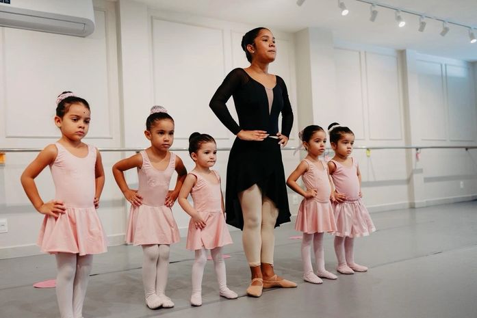 Academia de dança apresenta “Lumiére”: espetáculo que une dança, magia e uma reflexão sobre os vínculos familiares
