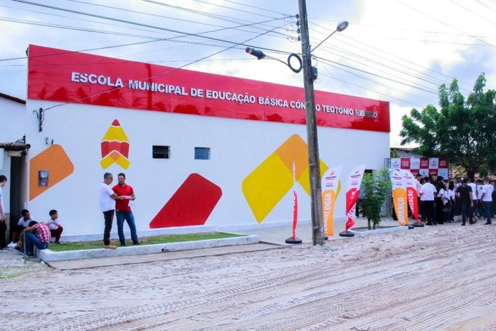 Prefeitura de Penedo moderniza e reforma escola do povoado Murici
