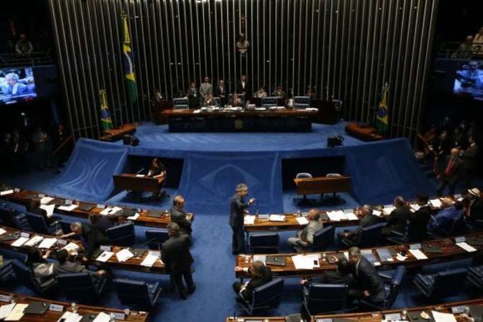 Fim do foro, reforma e CPI marcam semana no Senado