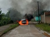Bombeiros são acionados para combater fogo em veículo em São José da Laje