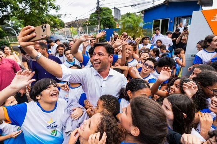 Prefeito Rodrigo Cunha entrega Escola Maceió Leitura com estrutura para 850 alunos