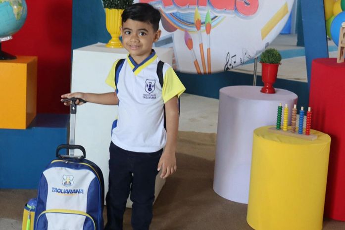 Prefeitura de Taquarana entrega mais de 5 mil mochilas para alunos