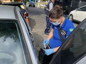 Carro utilizado por criminosos em assalto na Ponta da Terra é periciado