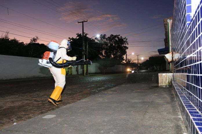Prefeitura de São Sebastião realiza limpeza de ruas em combate ao coronavírus