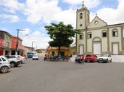 Criança de quatro anos é esquecida por professores trancada em escola em São Sebastião