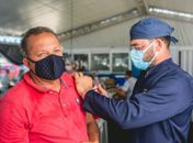 Covid: Maceió aplica 1ª e 2ª doses de vacinas em adultos e 3ª dose em idosos nesta quinta; imunização de adolescentes está suspensa