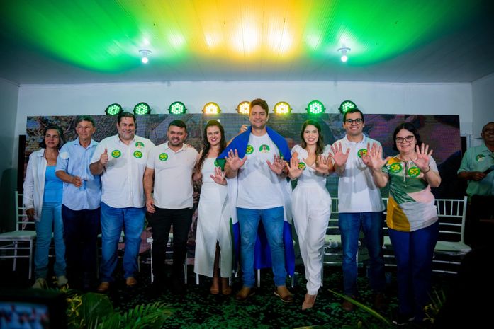 Lagoa da Canoa abraça Jarbinhas Barros em convenção para prefeito