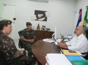 Teófilo recebe a visita do novo chefe de instrução do Tiro de Guerra 07/015