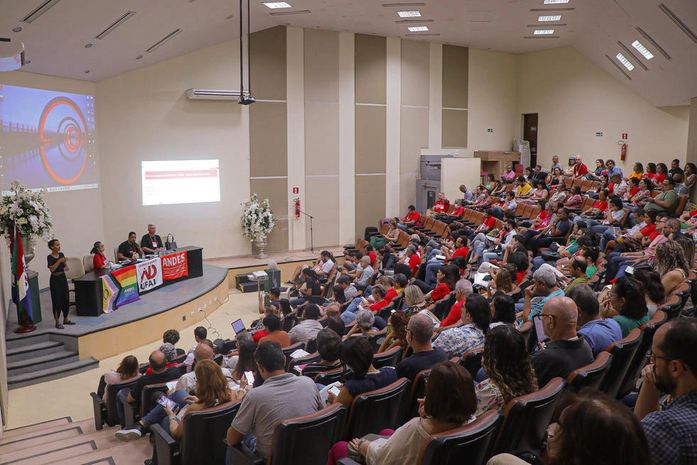 Professores da UFAL rejeitam nova proposta do Governo Federal