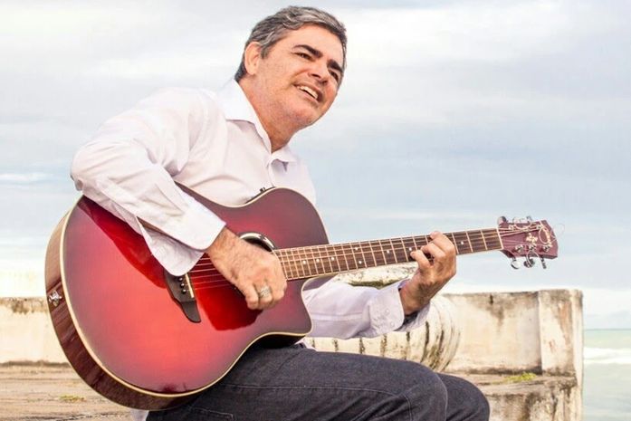 Osman Araújo estará acompanhado da banda, formada por Fabinho Oliveira (baixo, vocal e arranjos), Allysson Paz (bateria), Carlinhos Palmeira (guitarra) e Silvano Moreno (teclados