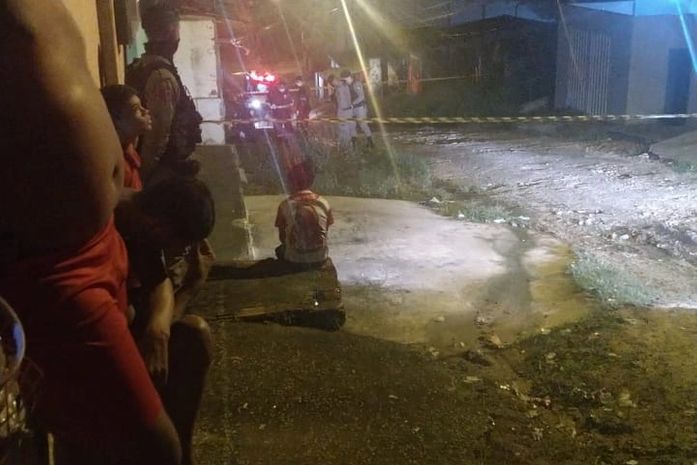 Adolescente foi morto com 16 tiros, 10 deles na cabeça, em Maceió.