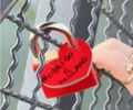 Rodrigo Cunha e Millane Hora lançam “Ponte do Amor” em Maceió com tradição de cadeados para casais