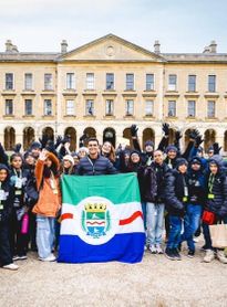 JHC e Marina Candia acompanham alunos em intercâmbio histórico na Inglaterra