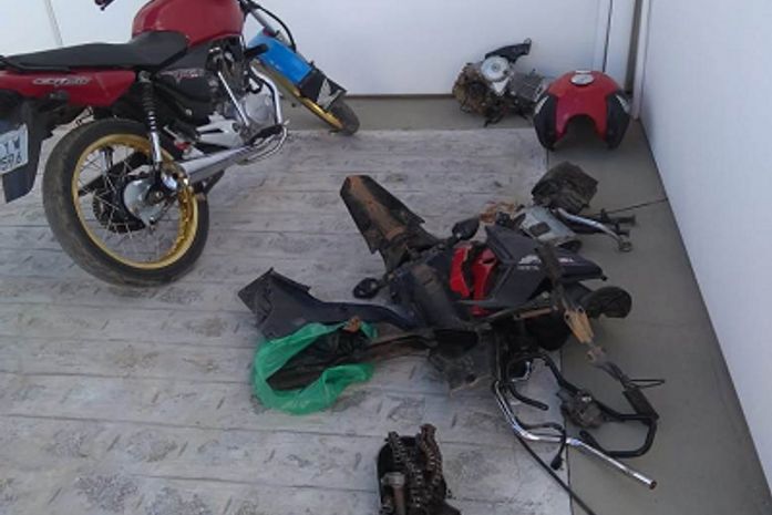 PM desarticula desmanche de motos após denúncia de vítima
