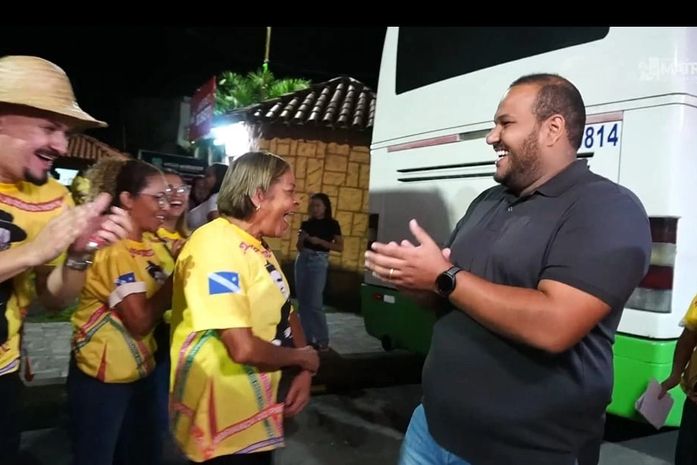 Prefeito Fernando Cavalcante acompanha saída da caravana de romeiros de Matriz de Camaragibe rumo a Juazeiro do Norte