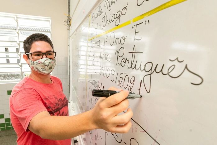 Mais 79 aprovados no concurso da Educação são nomeados em Maceió; confira lista