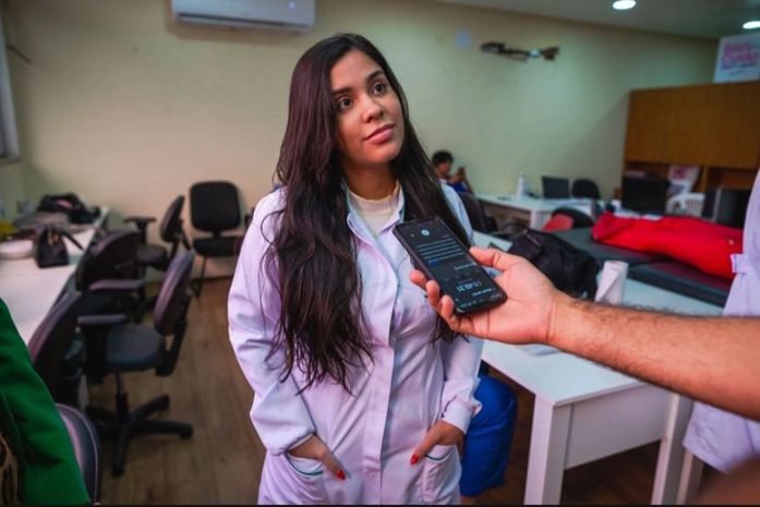 

A estudante Renata Mélo faz dos conhecimentos adquiridos na Faculdade Estácio  de Sá, uma prática de bem estar, para mulheres da Semuc. Que massa!
