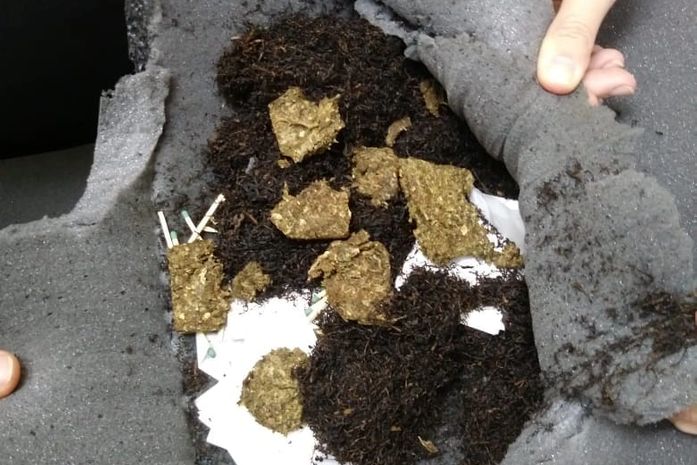 Colchão recheado com drogas