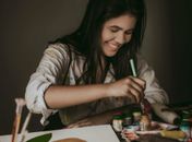 Arapiraca Shopping inaugura painéis visuais assinados por artista local
