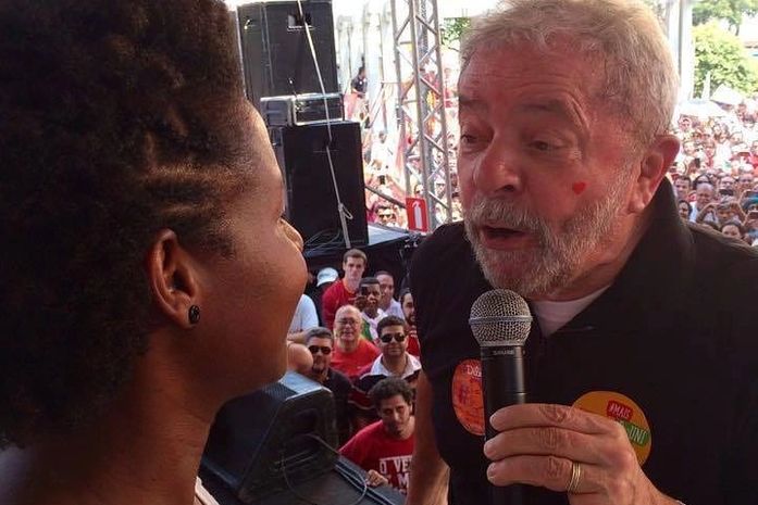 Enviei essa foto hoje para o Lula e o relato de uma mulher negra pobre que foi cotista numa faculdade de Direito.