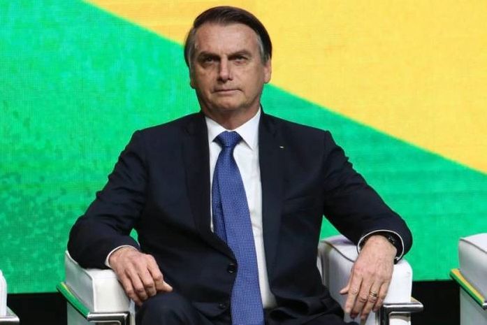 Bolsonaro: “Alguns pensam que o presidente é super-homem, mas a cadeira é de kriptonita”