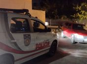 Trio estava em um veículo e praticava assaltos na presença de duas crianças.