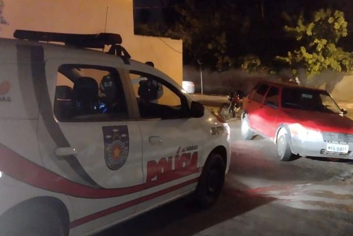 Trio estava em um veículo e praticava assaltos na presença de duas crianças.