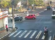 Vídeo: Veja imagens do acidente entre ônibus e três carros no Centro de Maceió