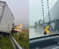Caminhão fica preso em declive após colisão na BR-101, em São Miguel dos Campos