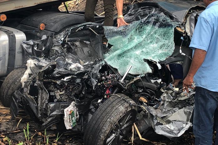 Colisão entre carro de passeio e carreta deixa uma pessoa morta na BR-424