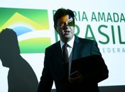 Ministro confirma primeiro caso suspeito de coronavírus no Brasil